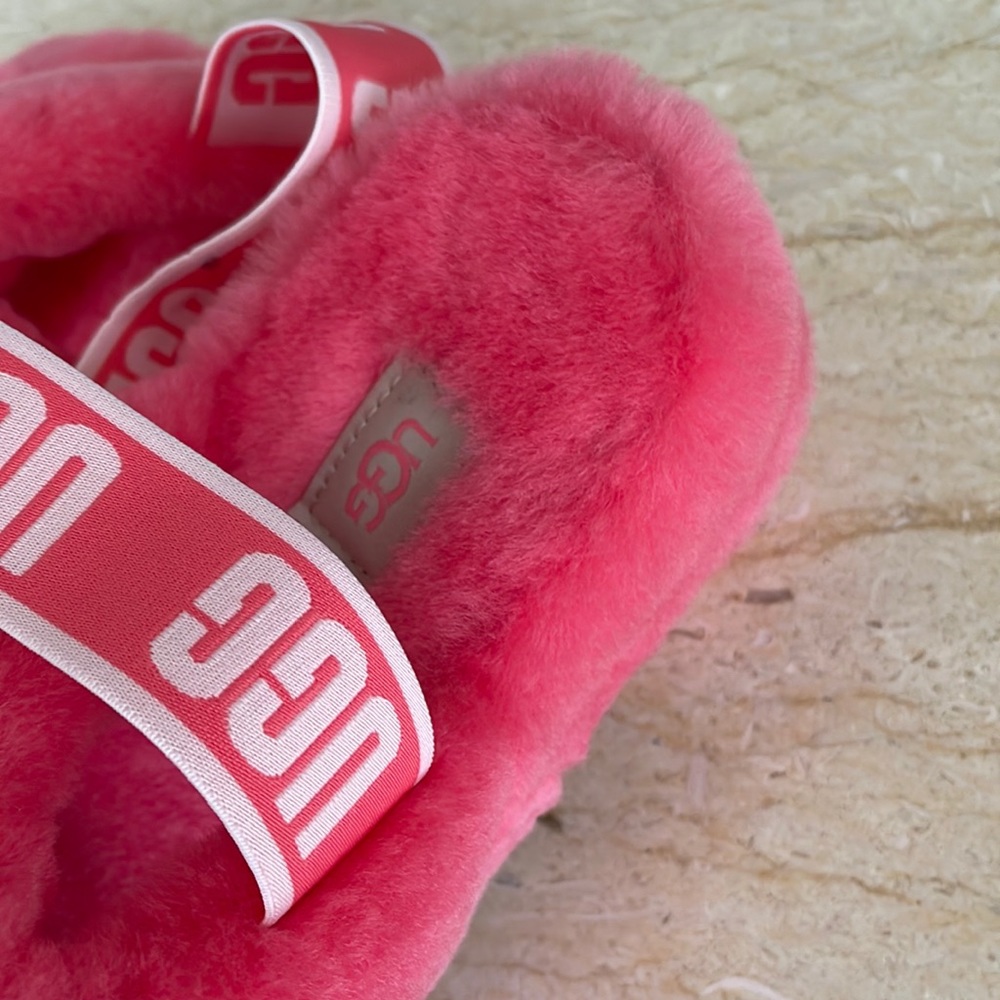 NWT UGG Slippers. - Picture 4 of 8
